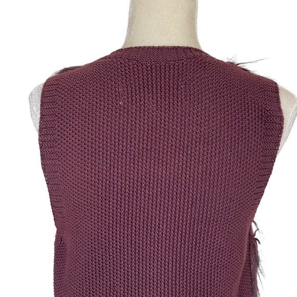 Sebby Collection Women’s Faux Fur Vest Size M Burgundy Knit Back Hook Closure - Picture 7 of 10